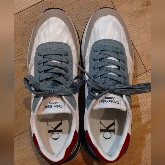 🔥NWT 🔥 Marc Fisher/ Calvin Klein Sneakers (M) Size 9 - Picture 6 of 7